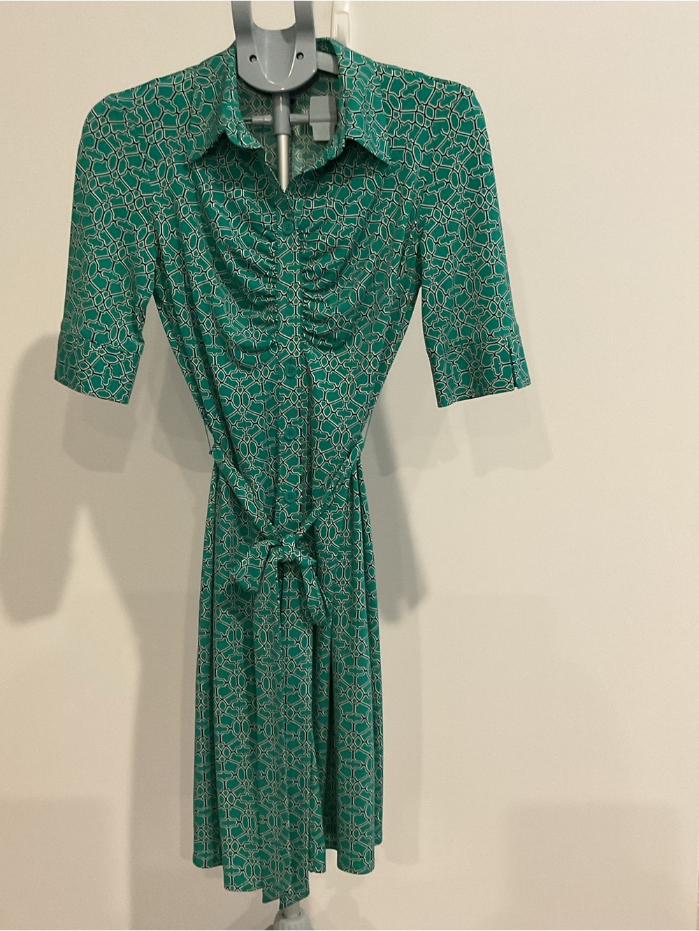 Laundry by Shelli Segal Green Geometric Tie-Waist Shirt Dress